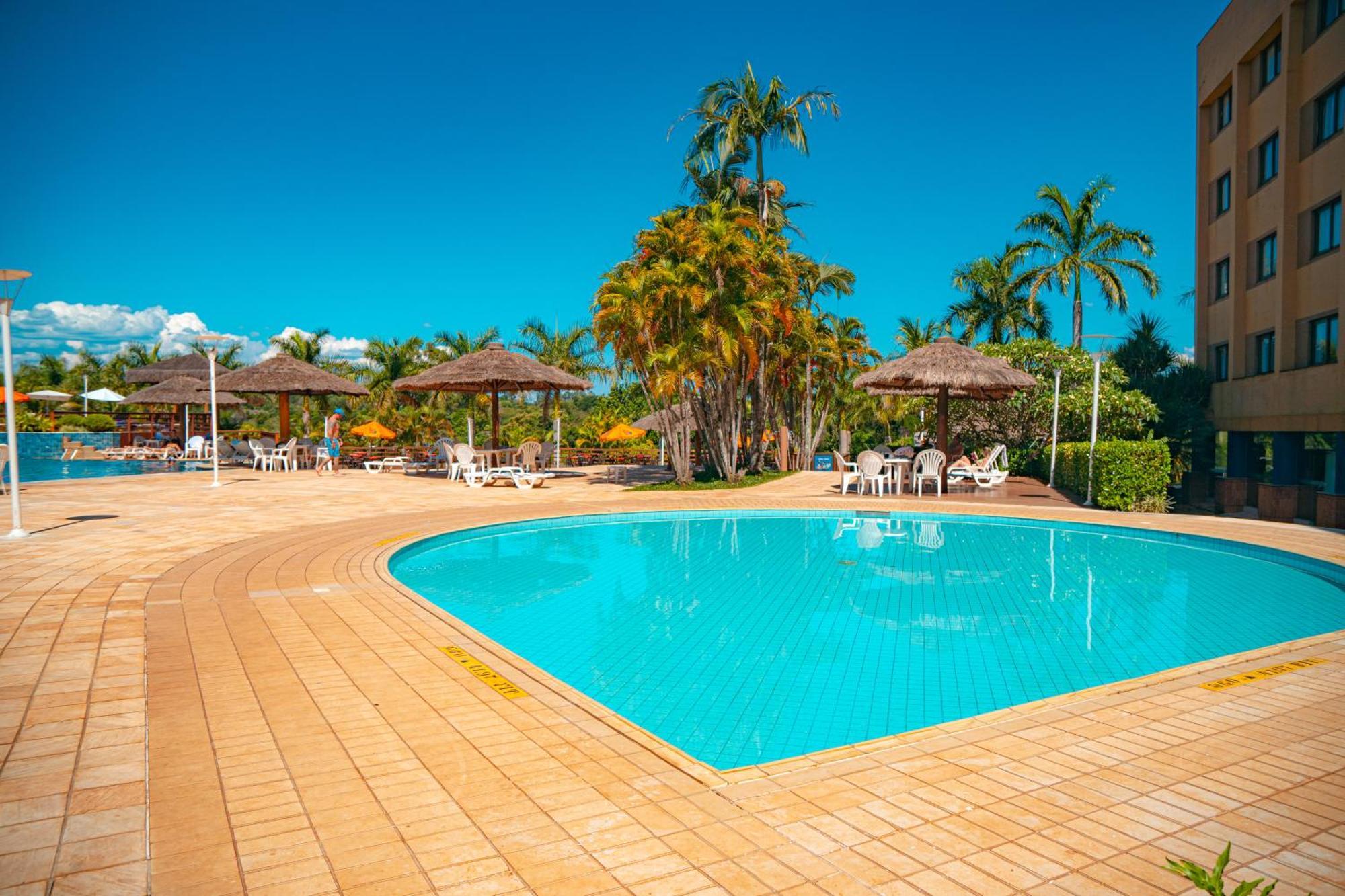Mabu Thermas Grand Resort Foz do Iguacu Exterior photo The pool at the hotel