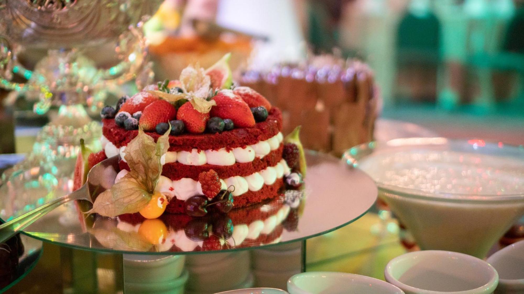 Mabu Thermas Grand Resort Foz do Iguacu Exterior photo A red velvet cake