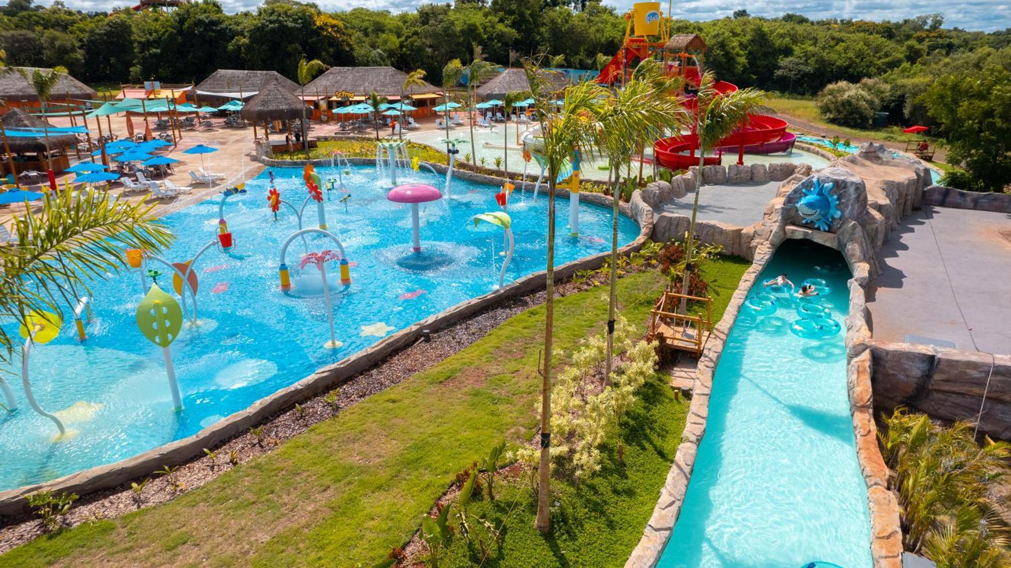 Mabu Thermas Grand Resort Foz do Iguacu Exterior photo Aerial view of Splash Island